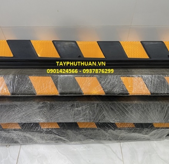 Cao su bảo vệ cột chữ V