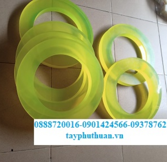 Nhận làm vòng nhựa pu