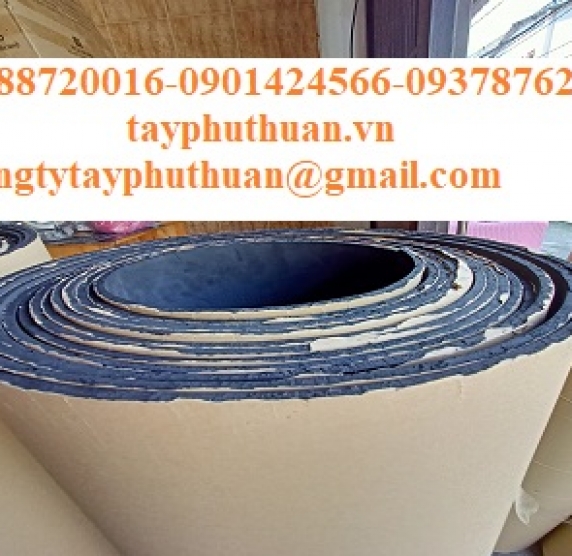 Ron eva một mặt keo