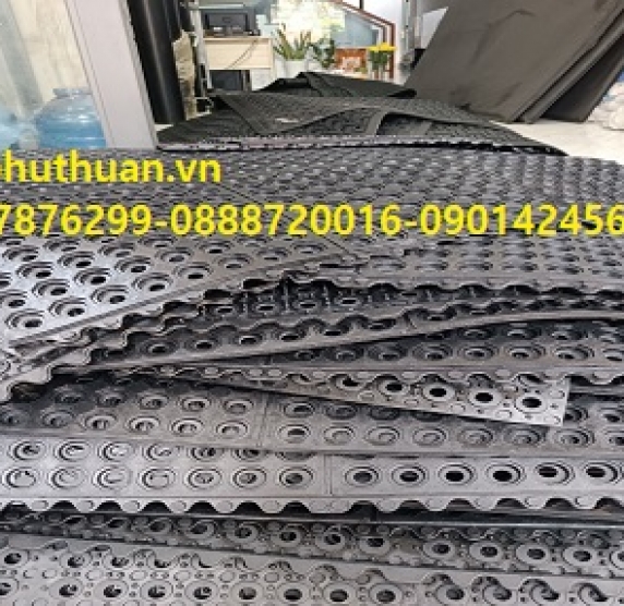 Cao su lỗ có khớp nối chịu lực 